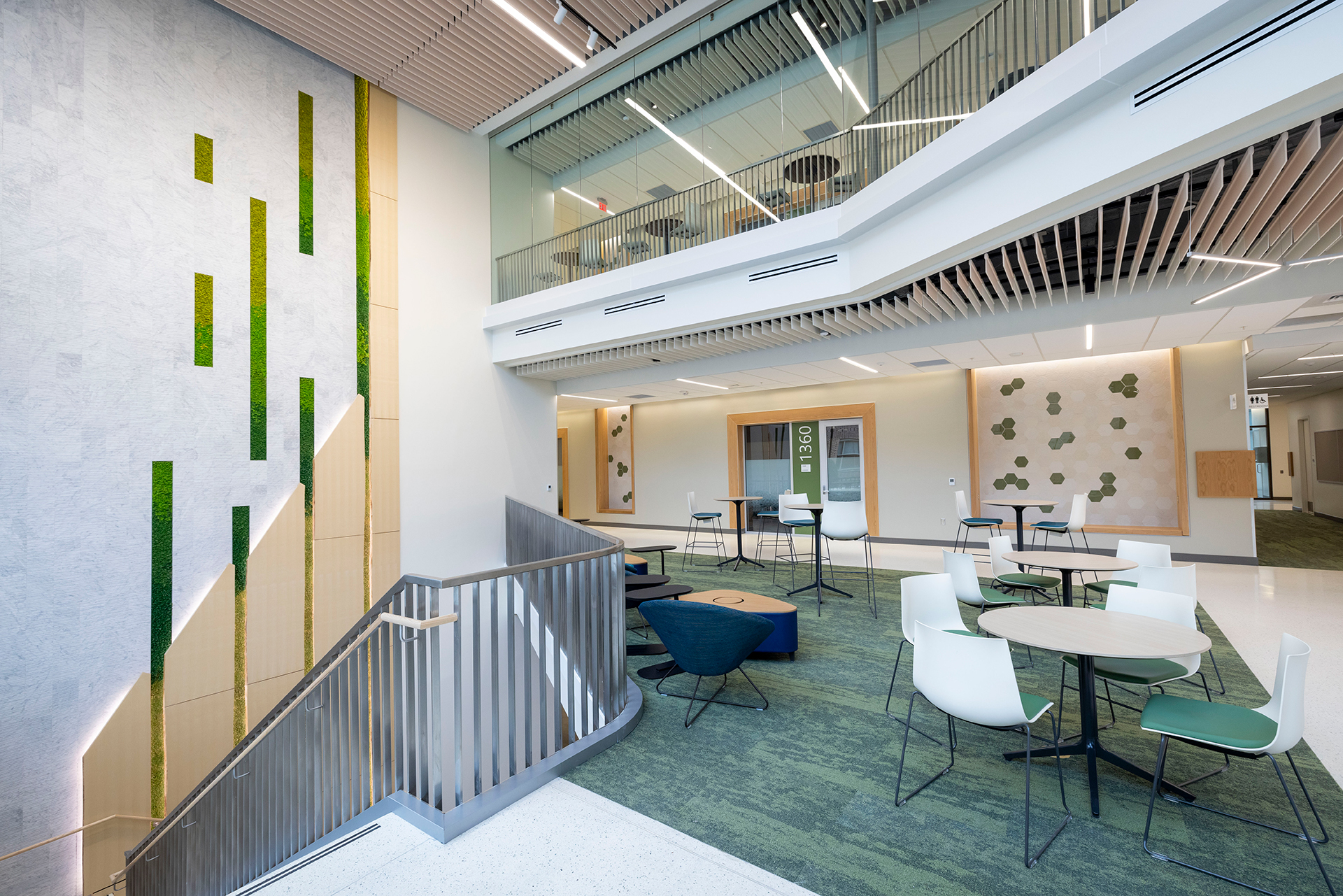 First floor lobby of the new Integrated Science Center 4 (Photo by Tim Sofranko)